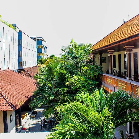 Lolo Beach Inn Legian Εξωτερικό φωτογραφία