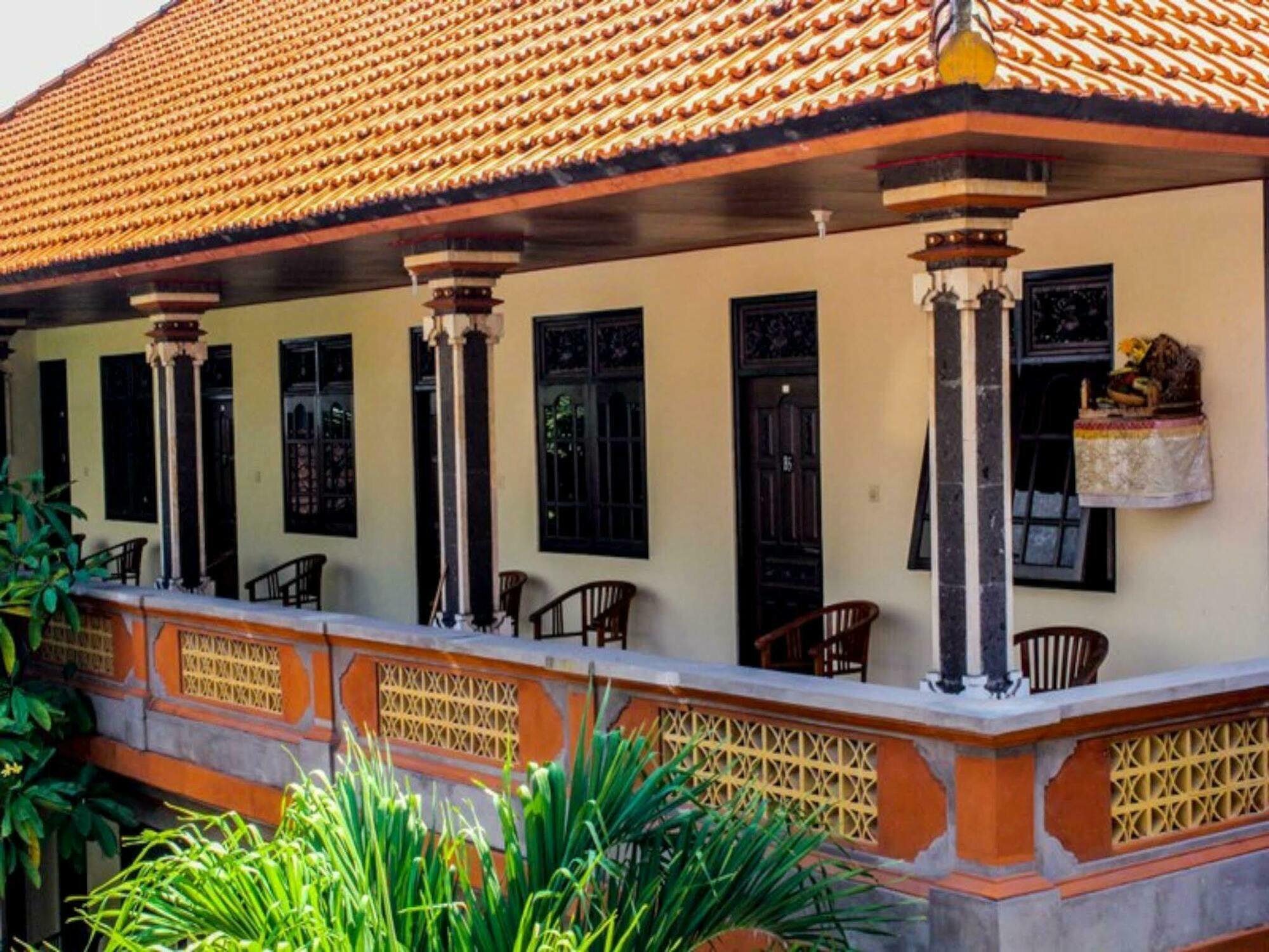Lolo Beach Inn Legian Εξωτερικό φωτογραφία