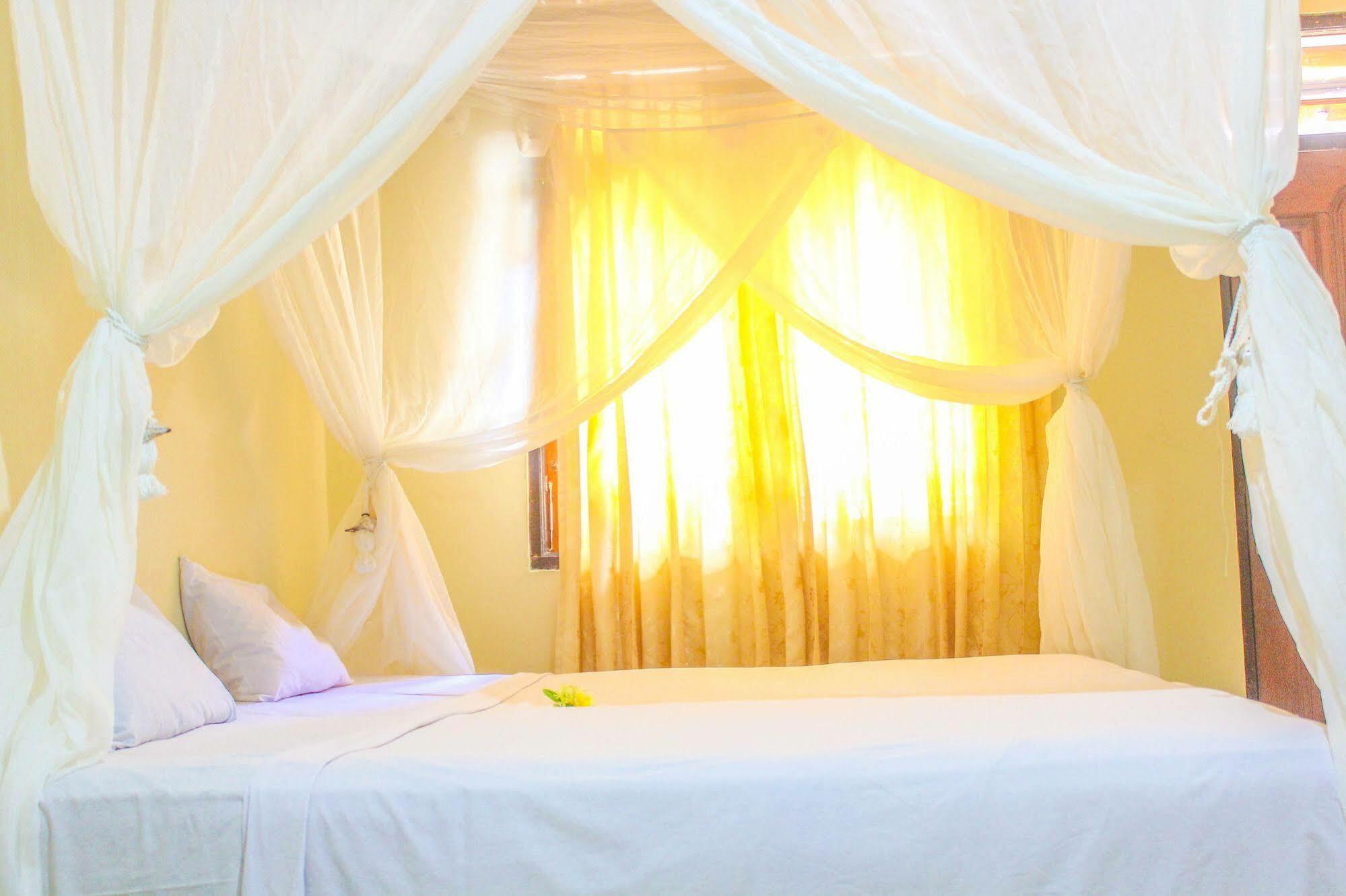 Lolo Beach Inn Legian Εξωτερικό φωτογραφία