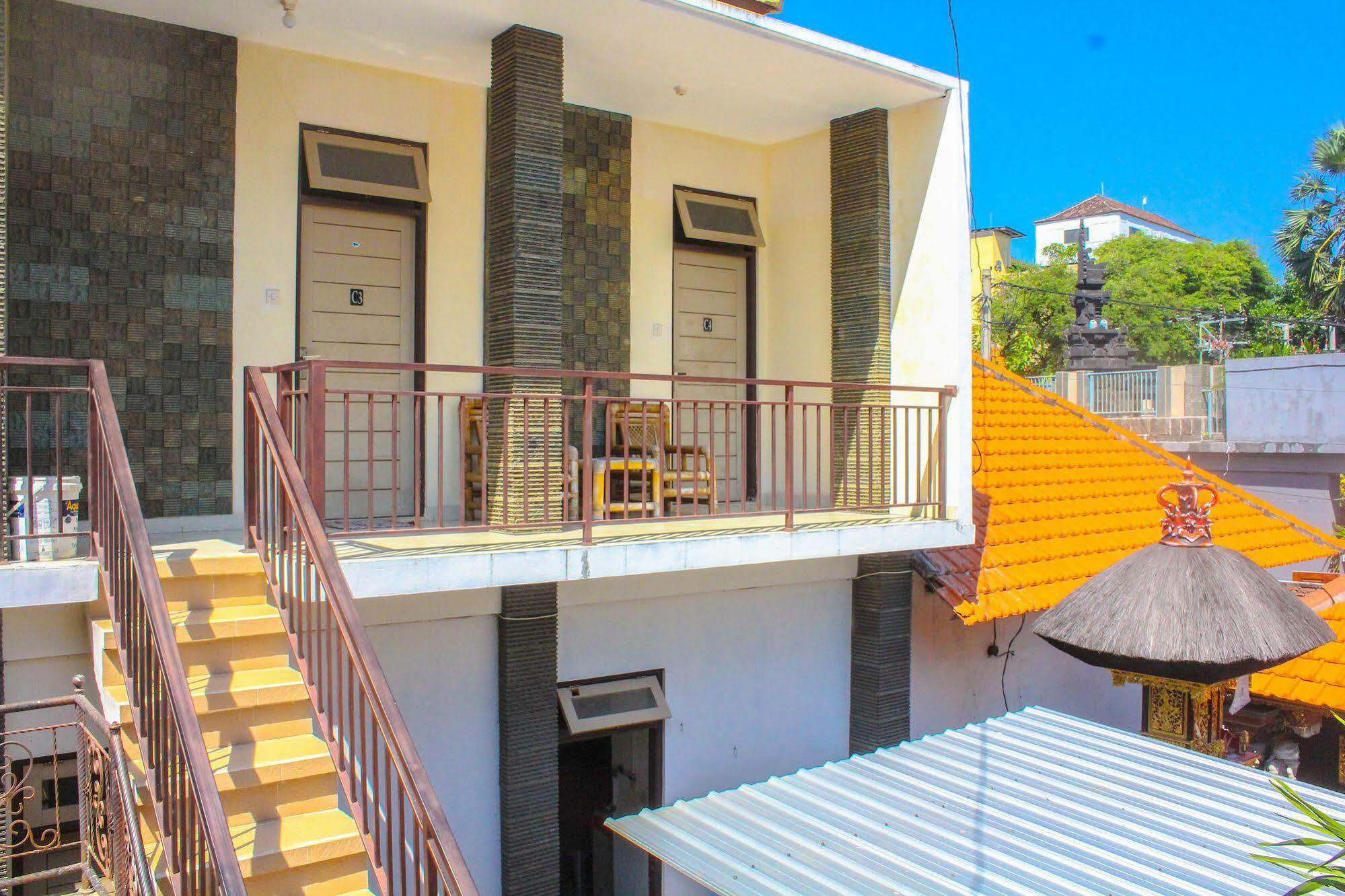 Lolo Beach Inn Legian Εξωτερικό φωτογραφία