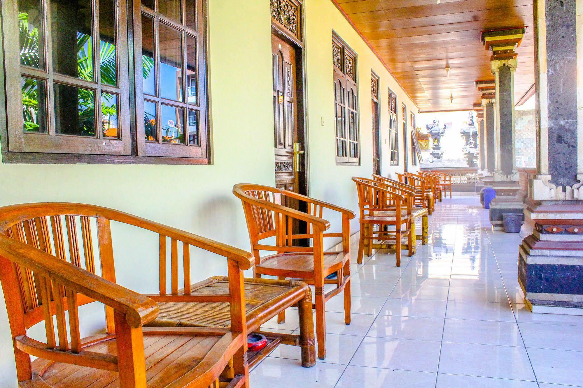 Lolo Beach Inn Legian Εξωτερικό φωτογραφία